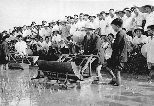 12-10-1945, Bác Hồ nhắc nhở: 
